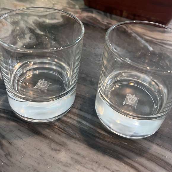 The Crown Royal Signature Glass- 3D Floating Etched Crown and Pillow - Picture 9 of 10